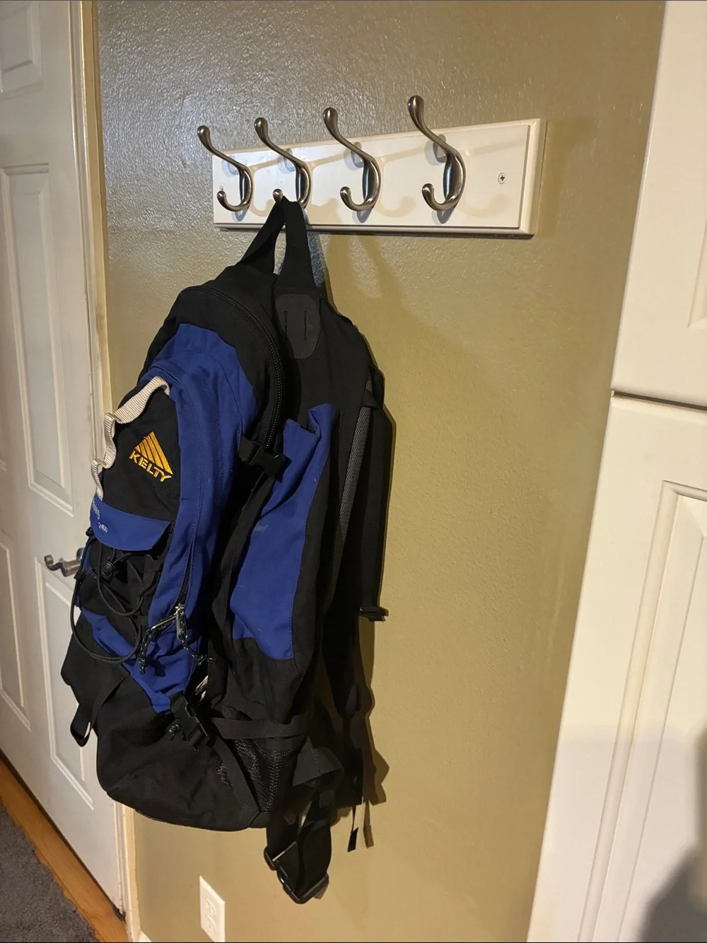 Kelty Redwing 2400 Backpack in Blue and Black